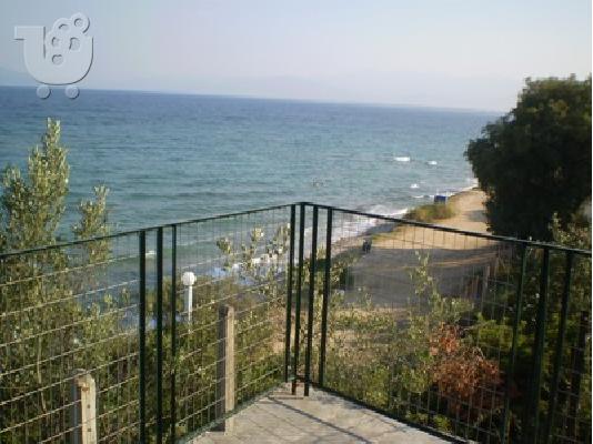 Παραθαλάσσιο οικόπεδο με μπαλκόνι